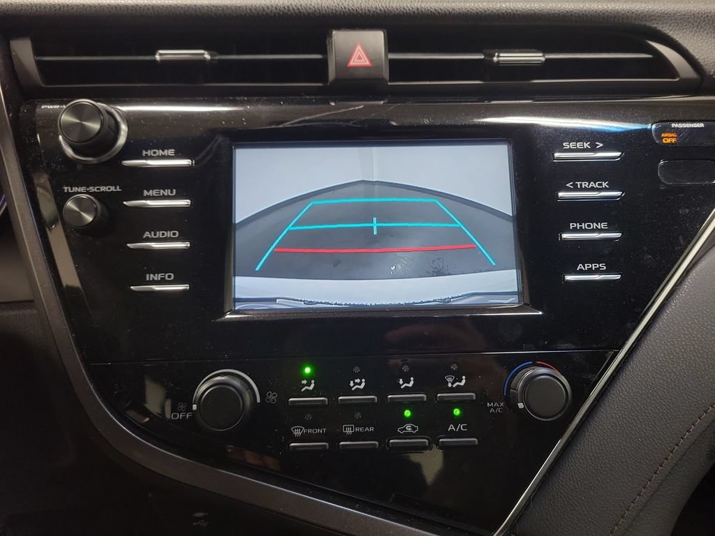 Used 2018 Toyota Camry LE FWD image 19