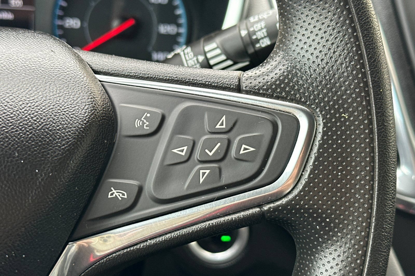 Certified 2020 Chevrolet Equinox LS AWD/4WD image 32