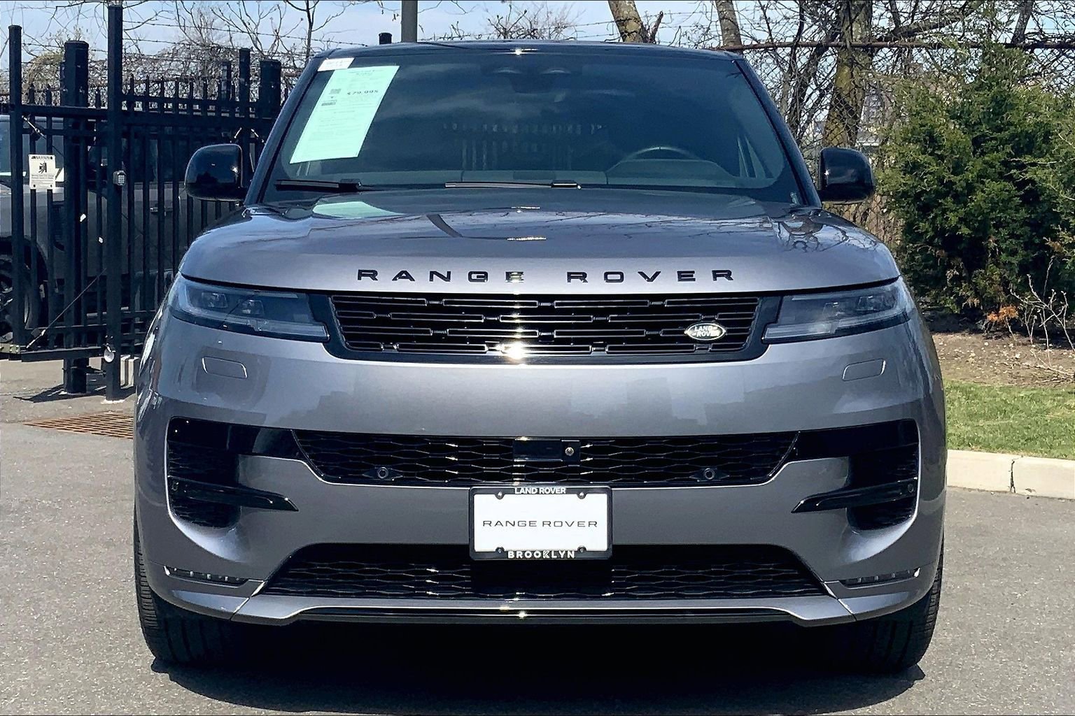 Used 2024 Land Rover Range Rover Sport Dynamic SE image 3