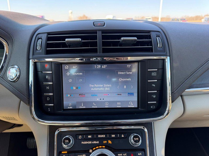 Used 2020 Lincoln Continental Reserve w/ Luxury Package image 17