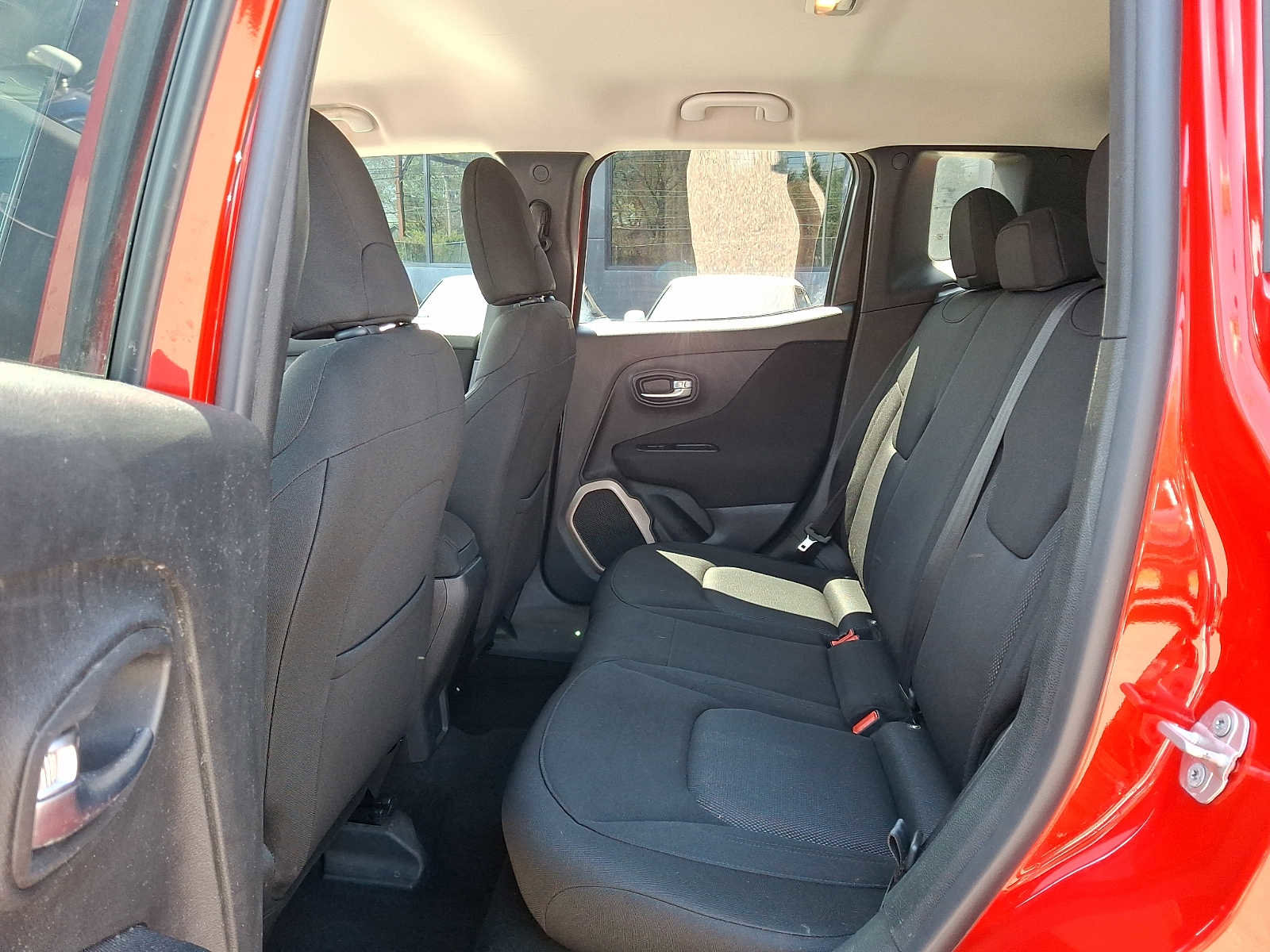 Used 2017 Jeep Renegade Latitude image 10