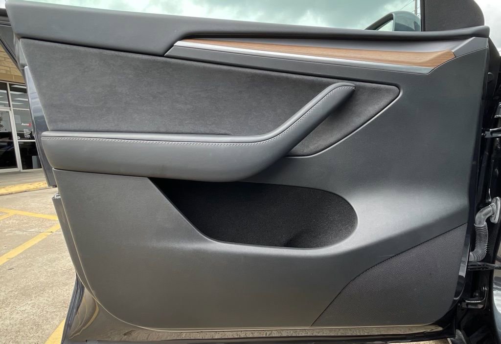 Used 2024 Tesla Model Y Long Range image 36