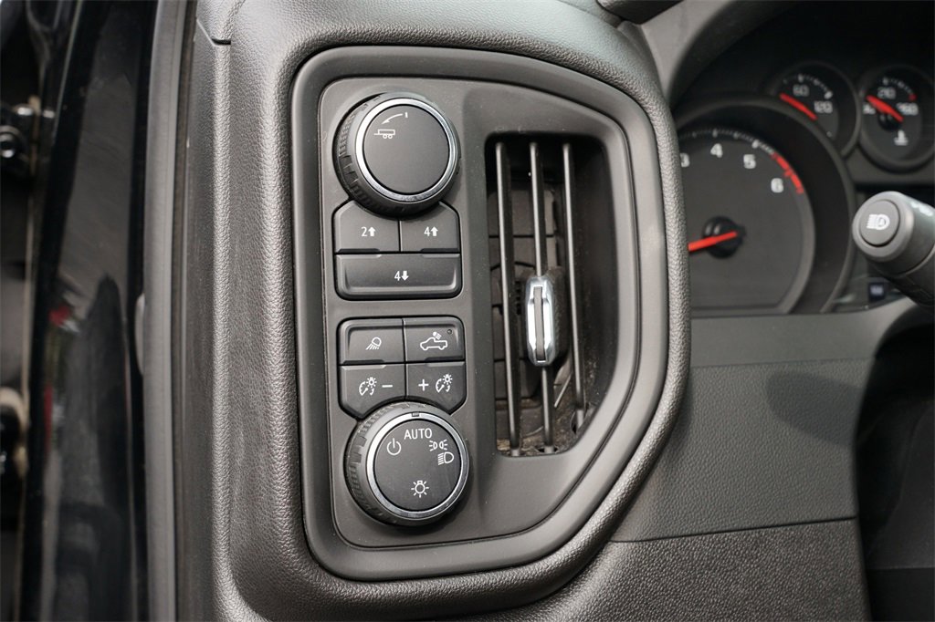 Used 2024 Chevrolet Silverado 2500 Custom w/ Custom Value Package image 17