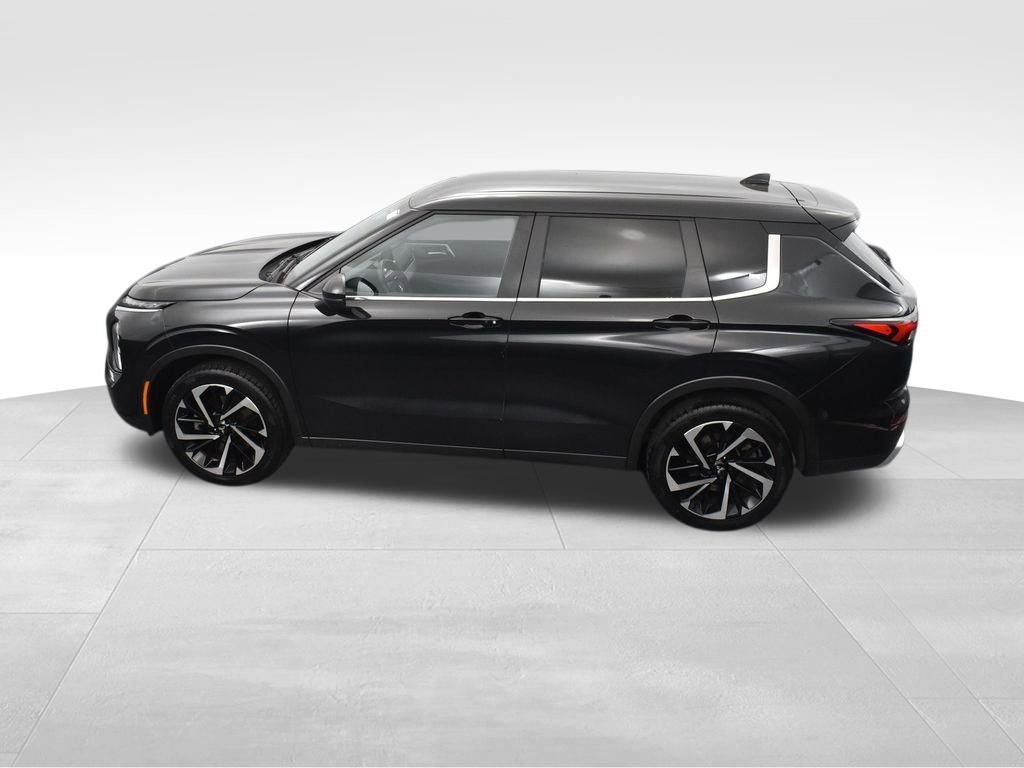 Used 2023 Mitsubishi Outlander SE image 44