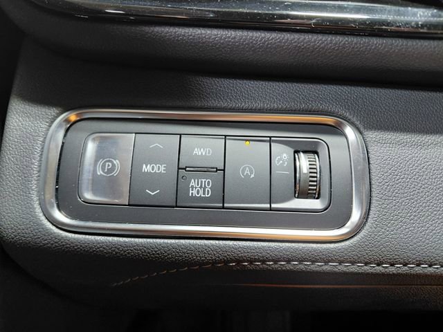 Used 2025 Buick Enclave Preferred AWD/4WD image 38