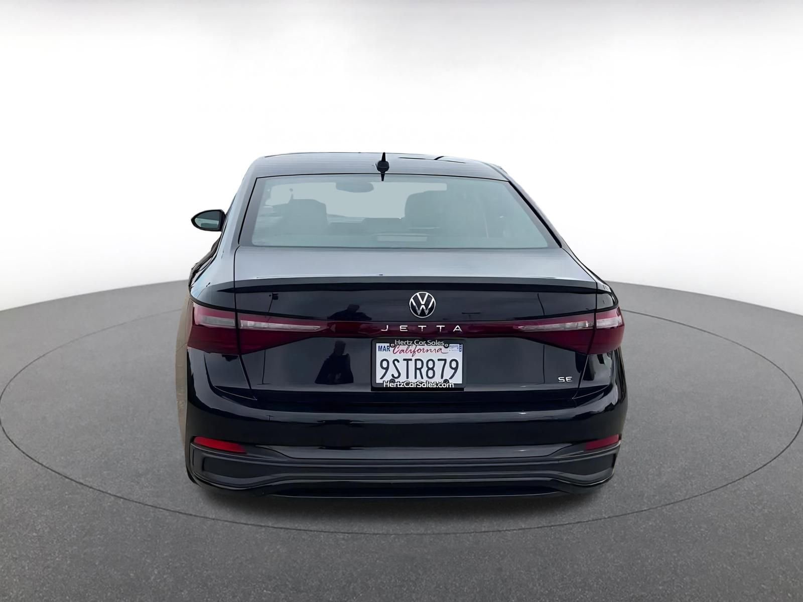 Used 2025 Volkswagen Jetta SE image 12