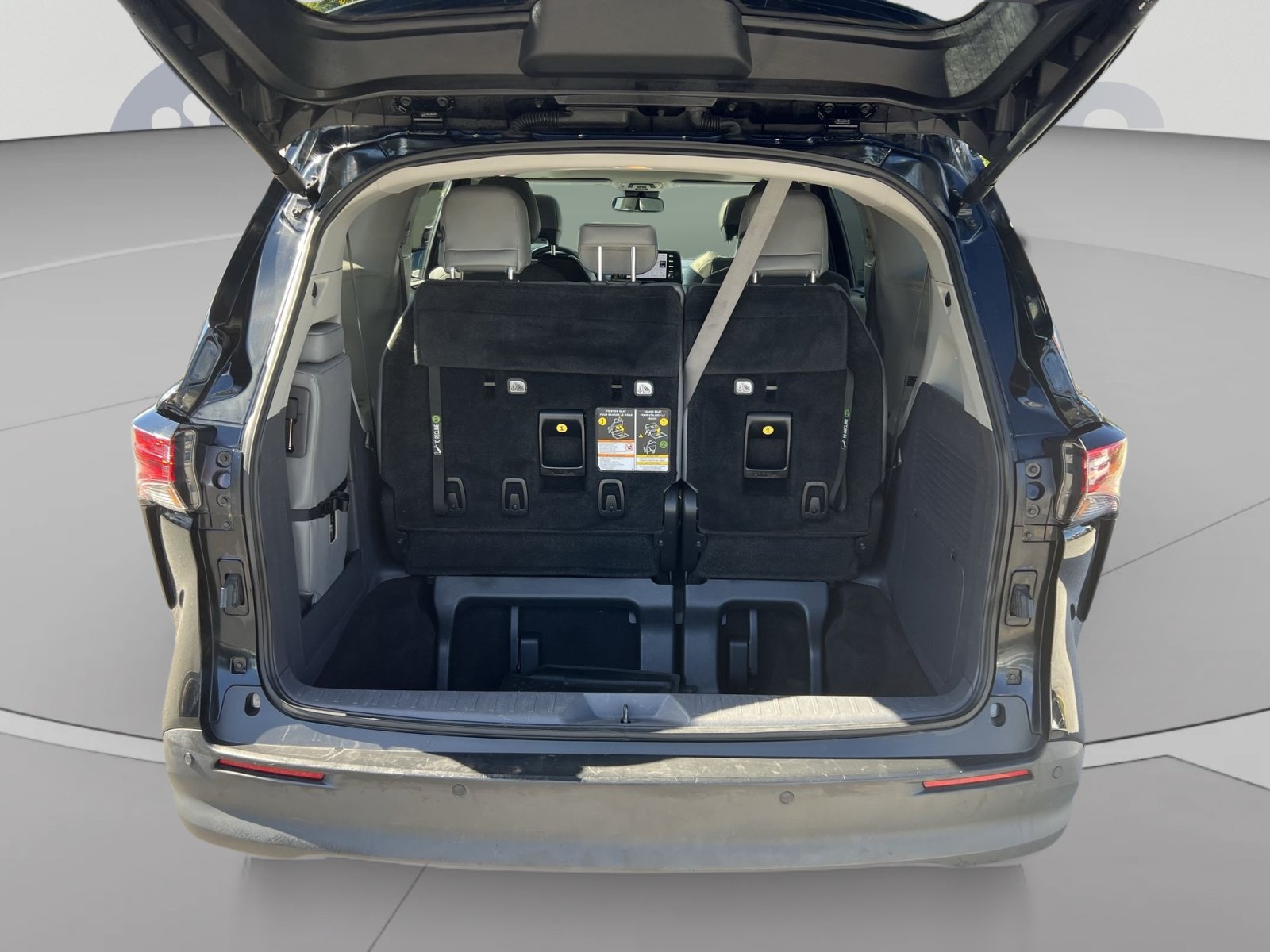 Used 2022 Toyota Sienna XLE FWD image 26