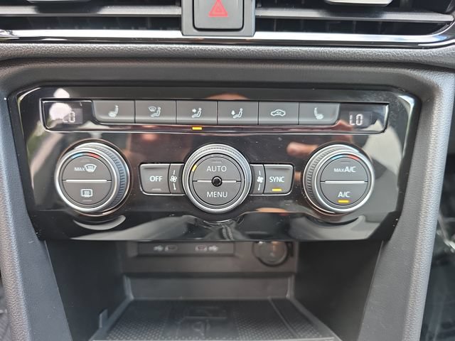 Certified 2024 Volkswagen Taos SE AWD/4WD image 17