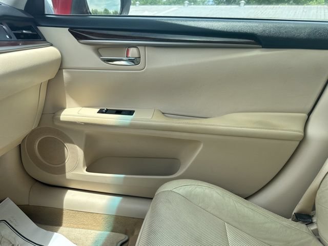 Used 2013 Lexus ES 350 w/ Luxury Pkg FWD image 28