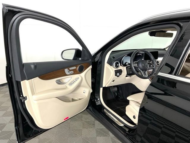 Used 2022 Mercedes-Benz GLC 300 4MATIC image 27