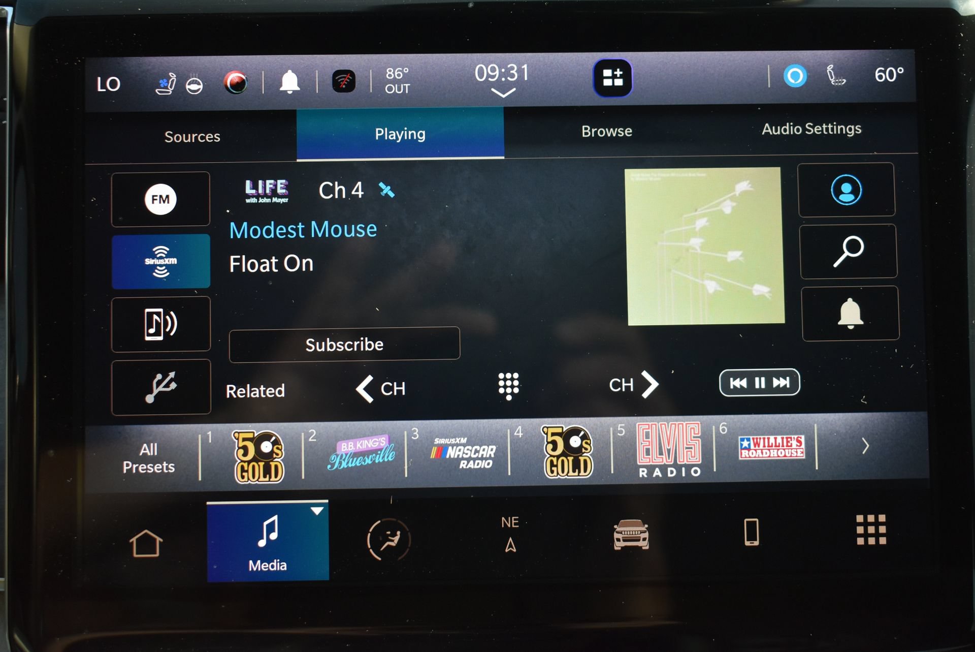 Used 2022 Jeep Grand Cherokee Overland AWD/4WD image 29