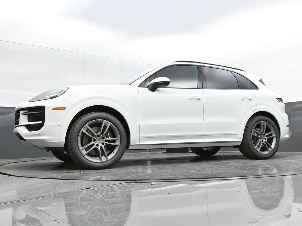 New 2025 Porsche Cayenne image 32