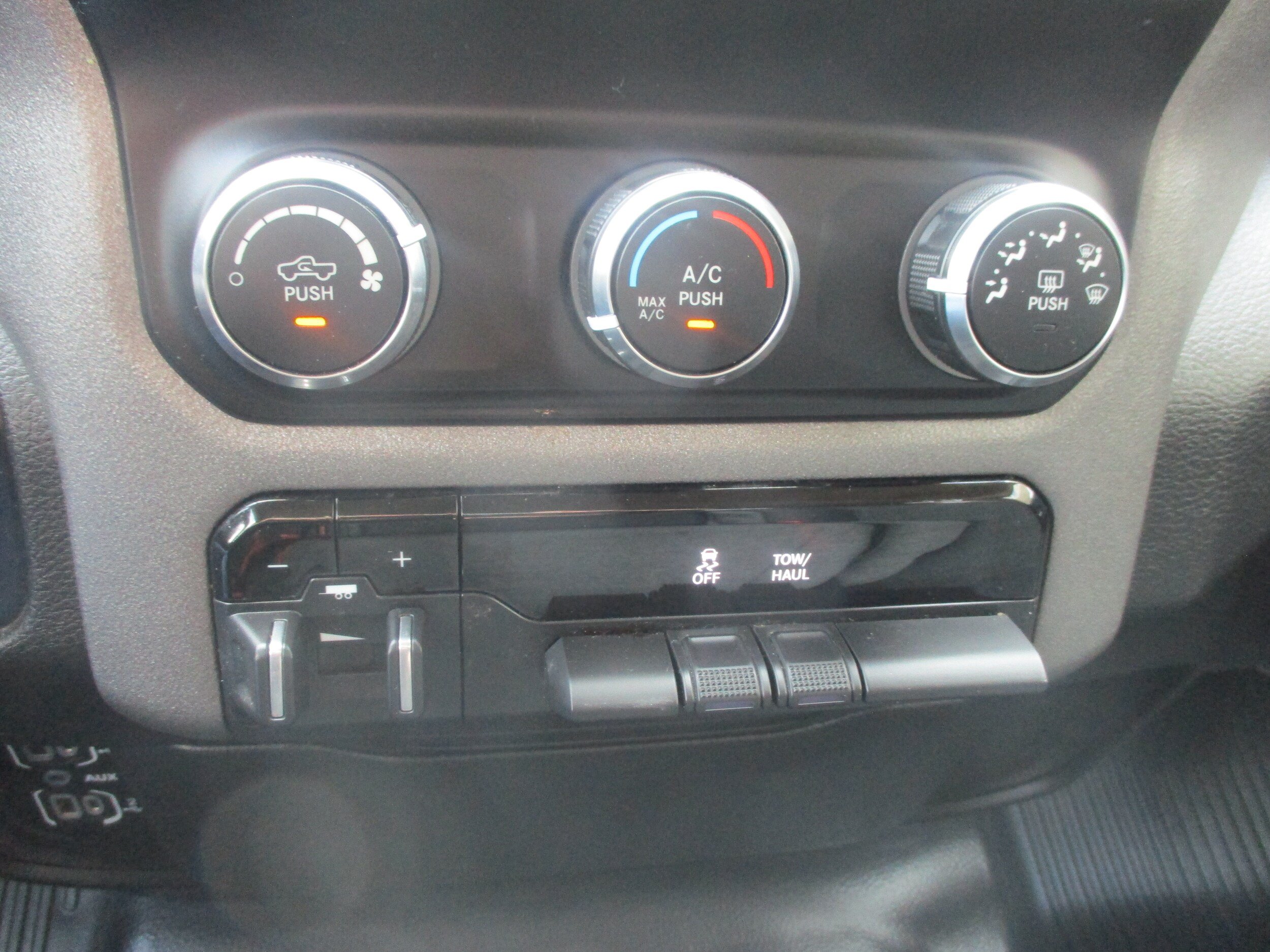 Used 2020 RAM 1500 Tradesman w/ Trailer Tow Group AWD/4WD image 13