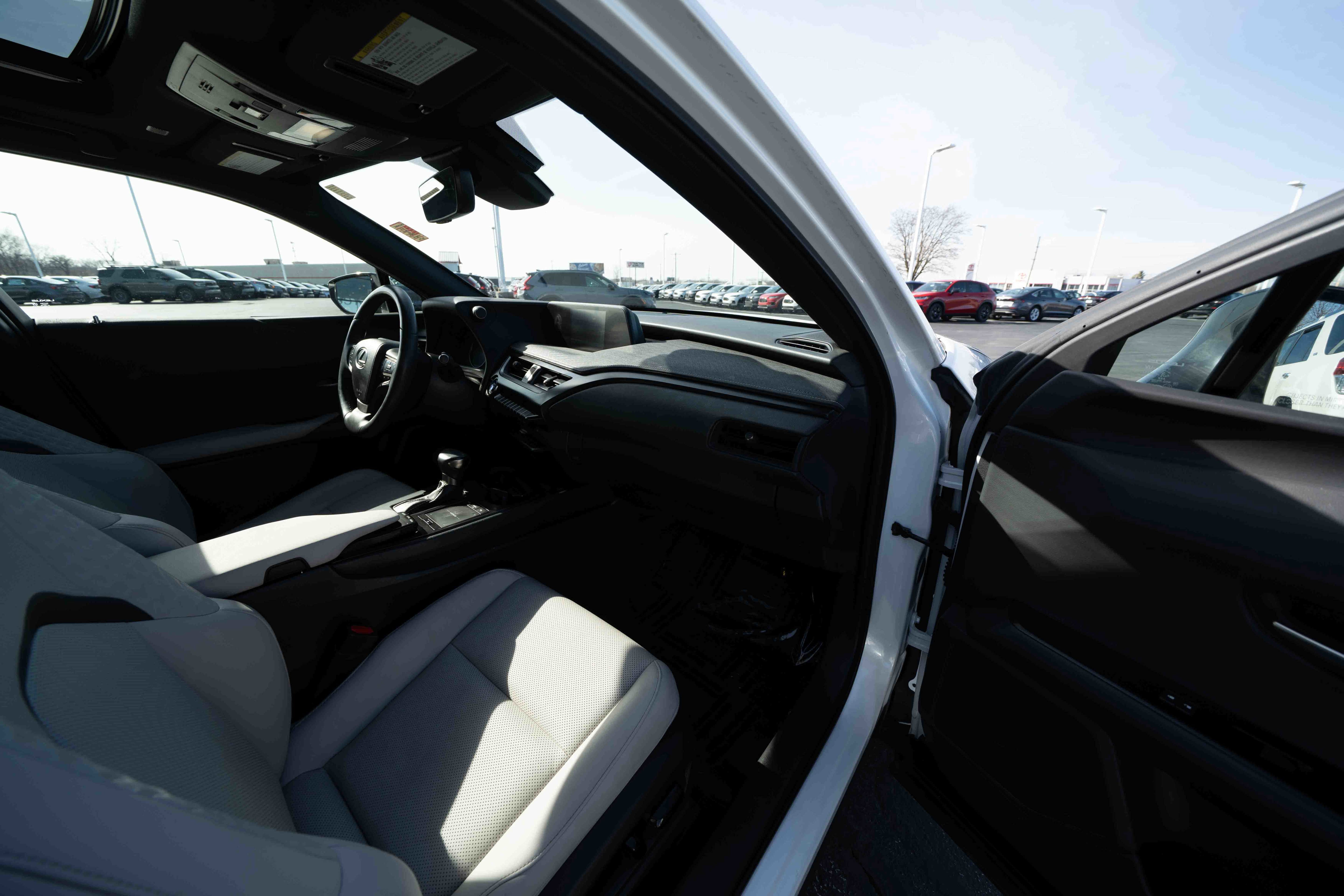 Used 2022 Lexus UX 250h UX 250h image 25