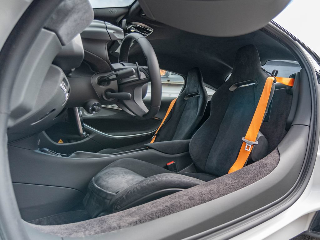 New 2026 McLaren Artura RWD image 24