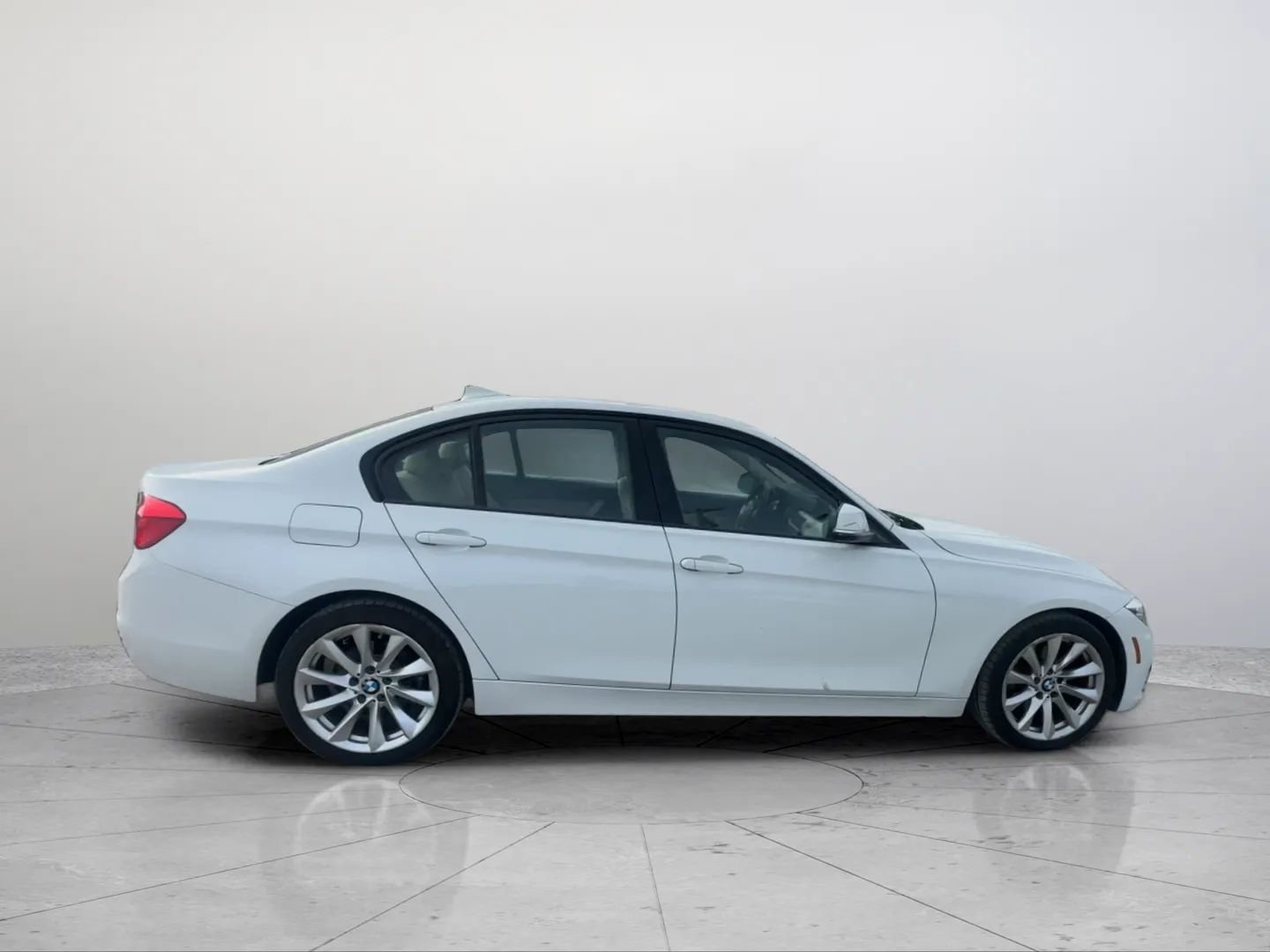 Used 2018 BMW 320i Sedan image 6