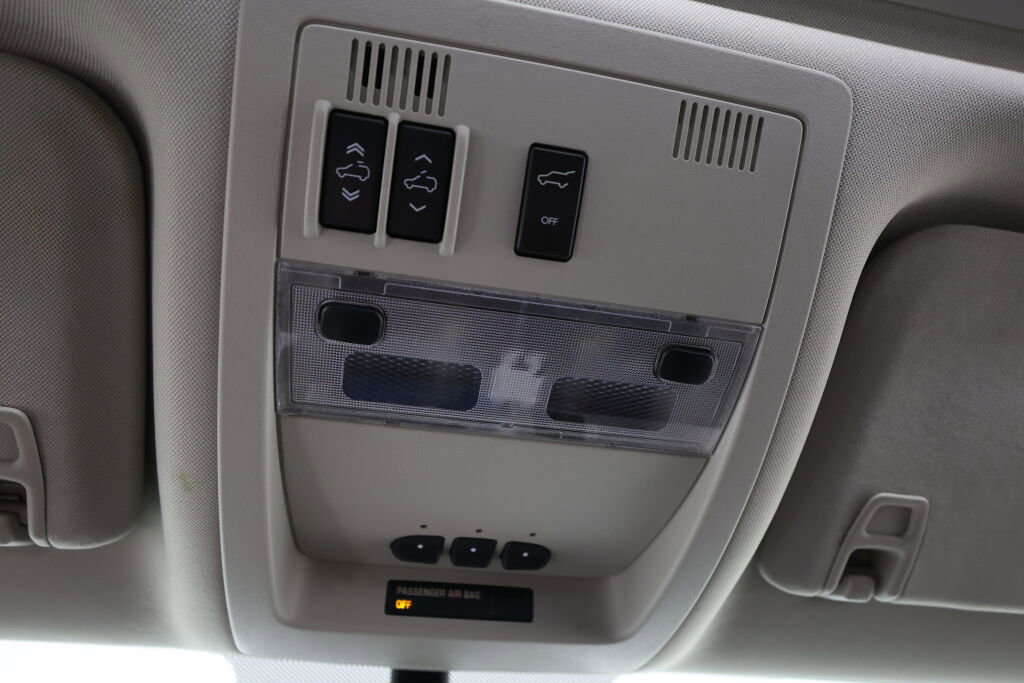 Used 2010 Cadillac Escalade Luxury AWD/4WD image 38
