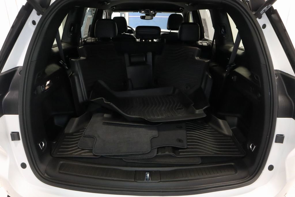 Used 2023 Jeep Grand Cherokee L Laredo AWD/4WD image 14