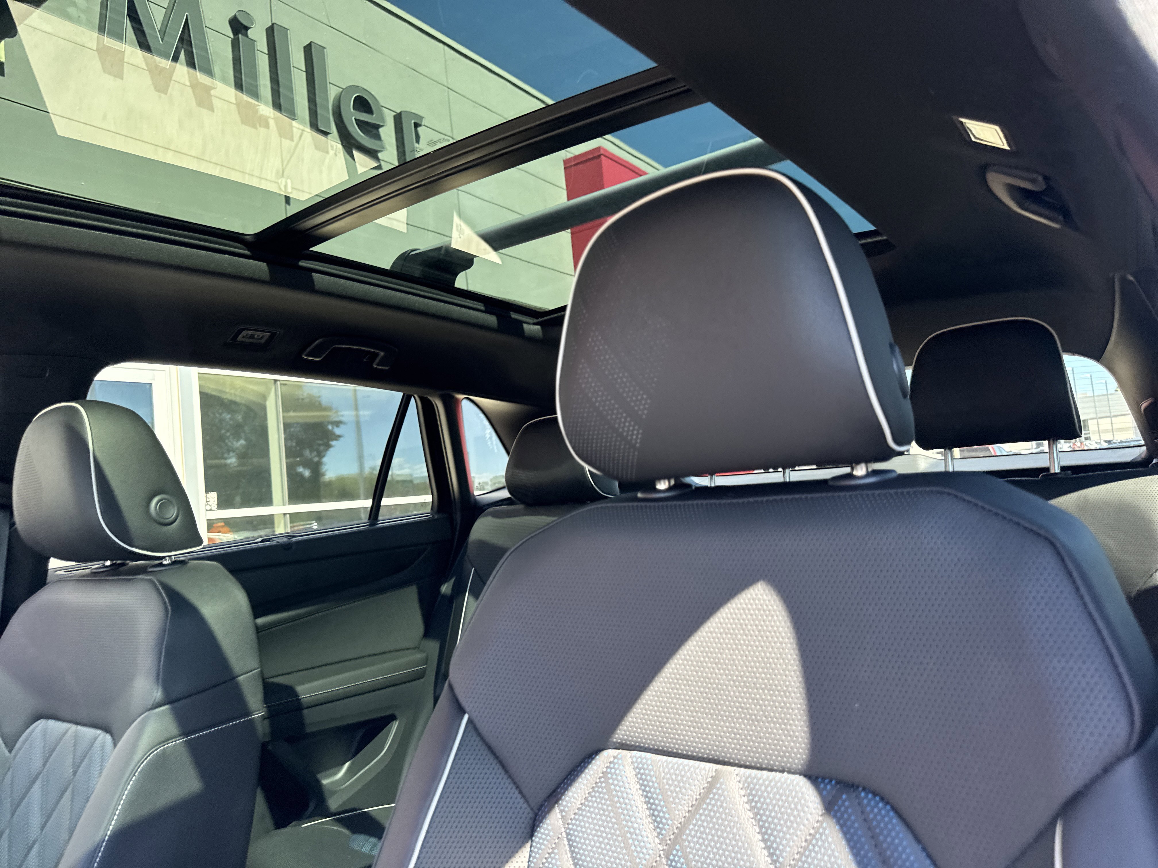 New 2026 Volkswagen Atlas Cross Sport SEL Premium R-Line image 15