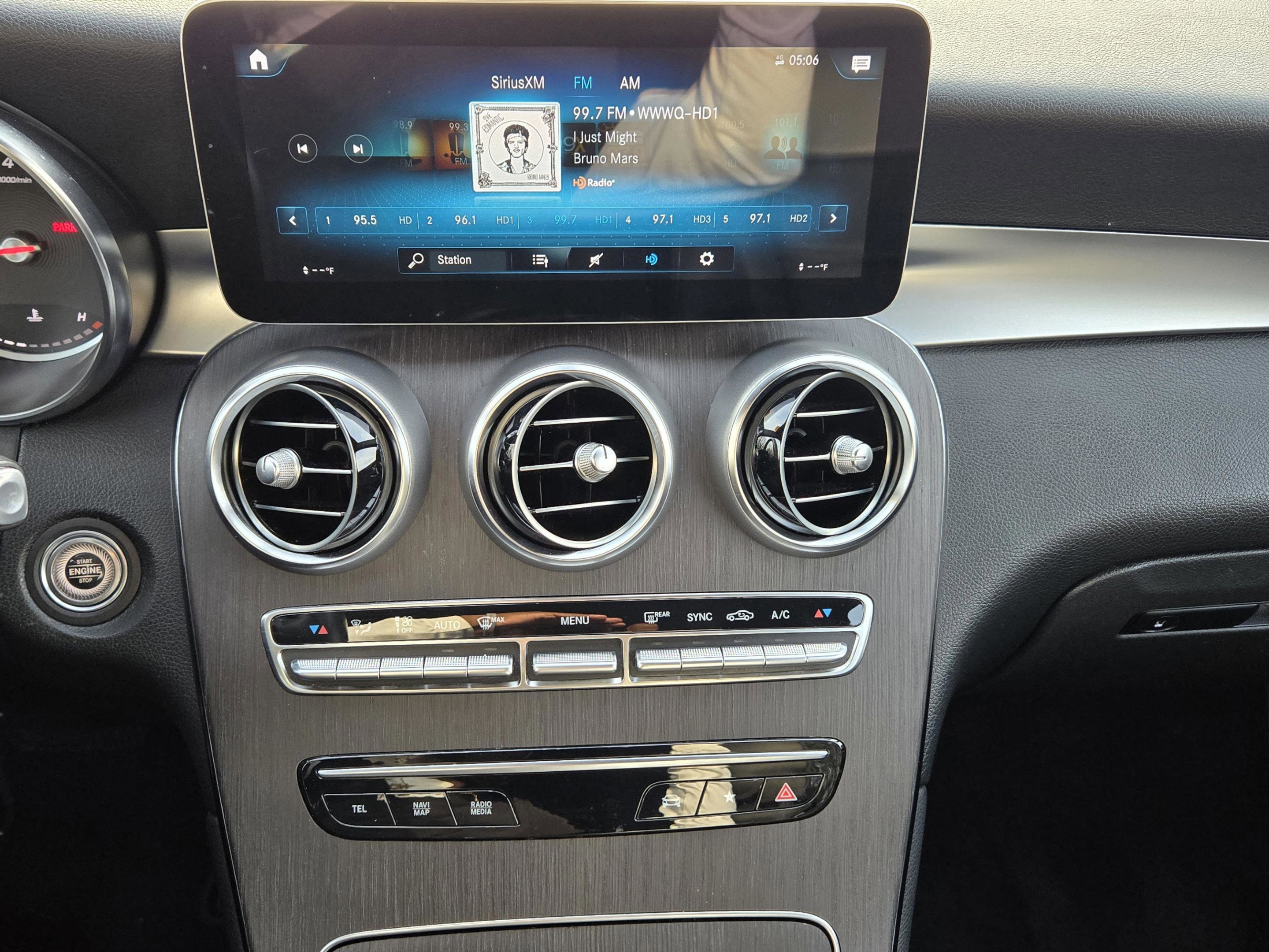 Used 2020 Mercedes-Benz GLC 300 4MATIC image 22