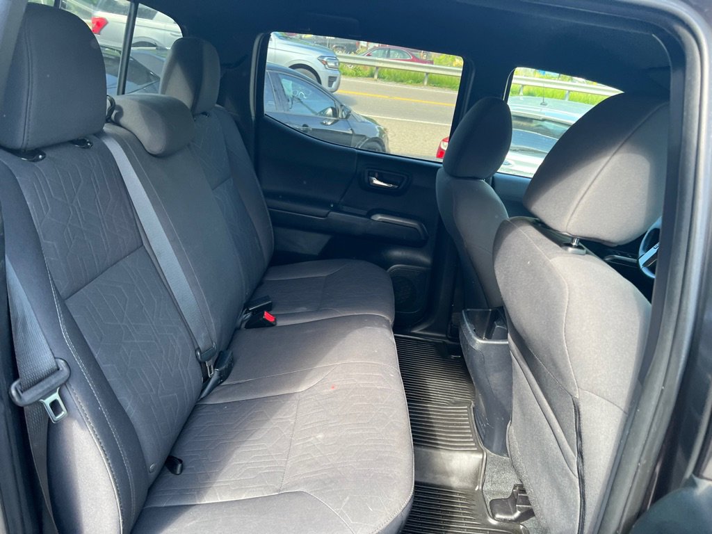 Used 2017 Toyota Tacoma TRD Off-Road image 64