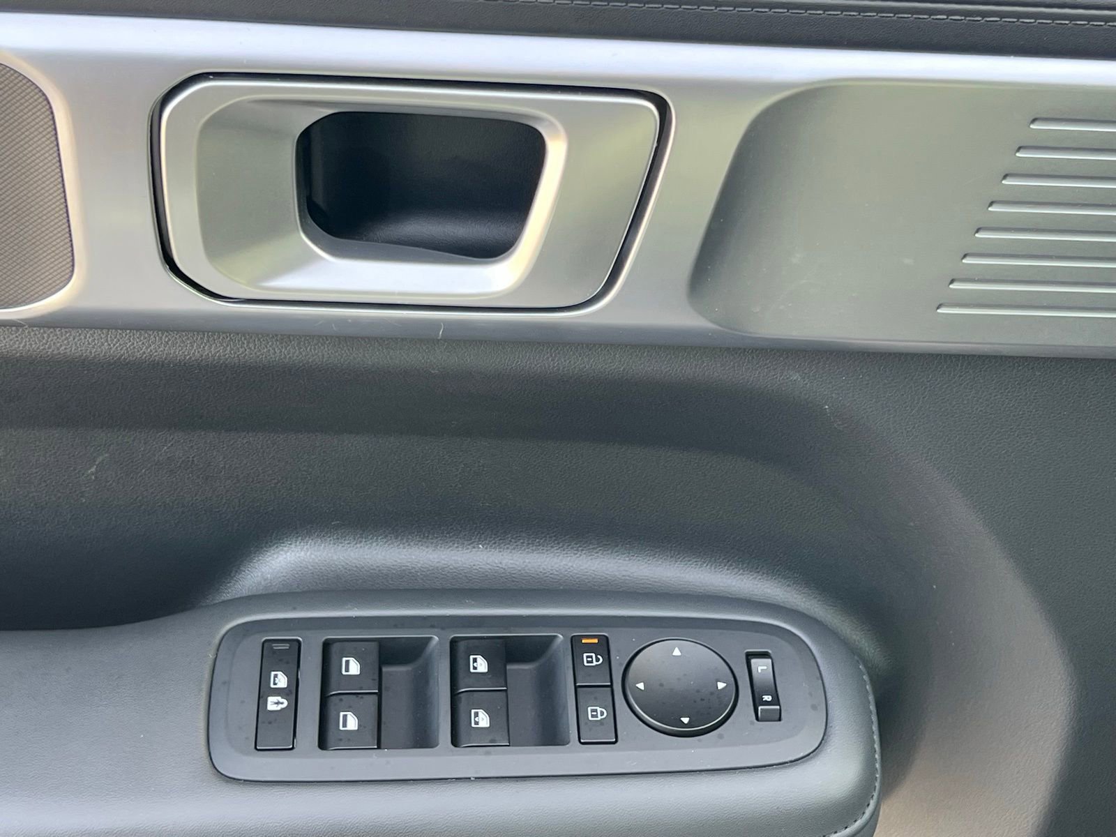 Certified 2025 Hyundai Santa Fe XRT image 28