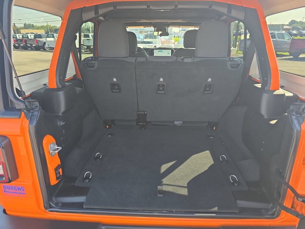 Used 2025 Jeep Wrangler Unlimited Sport AWD/4WD image 14