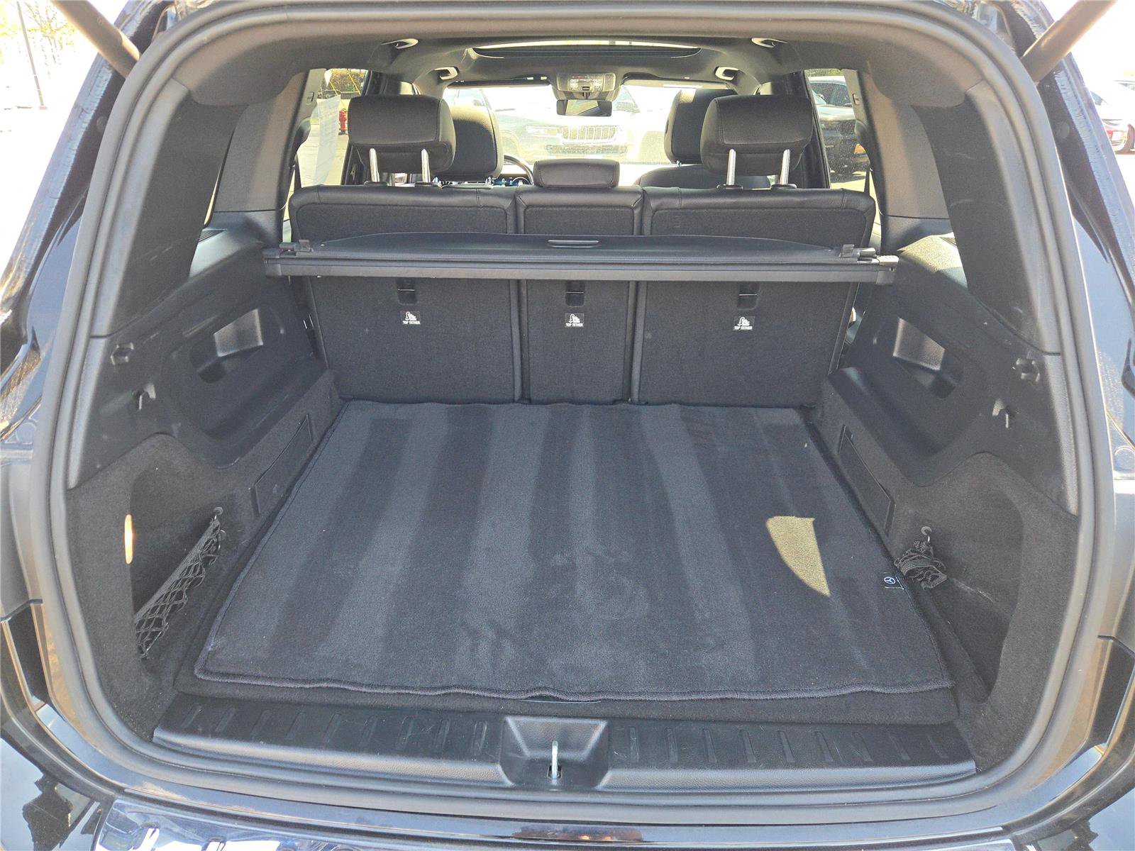 Used 2023 Mercedes-Benz GLB 250 4MATIC w/ Premium Package image 19