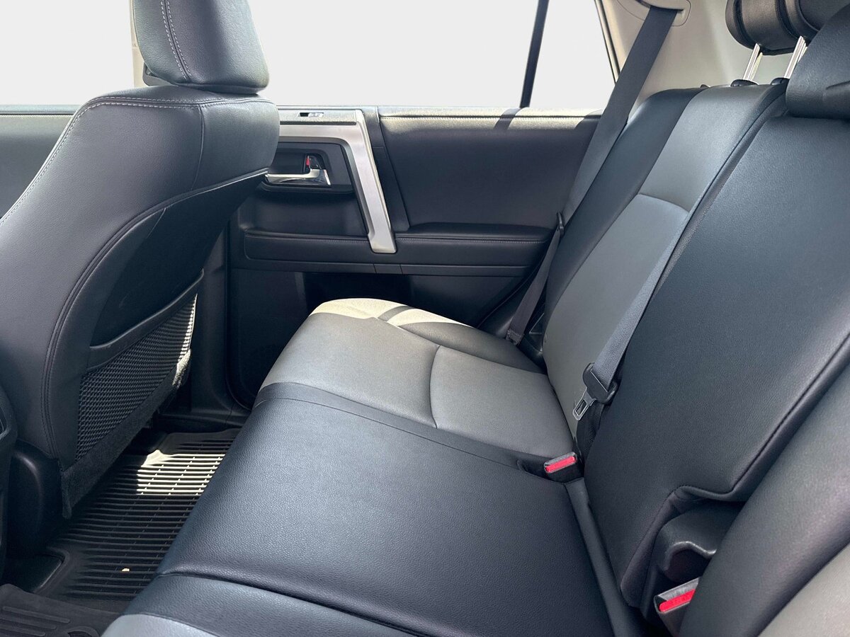 Used 2023 Toyota 4Runner SR5 Premium w/ Moonroof Package RWD image 13