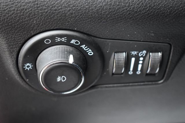 Used 2022 Jeep Compass Limited image 23