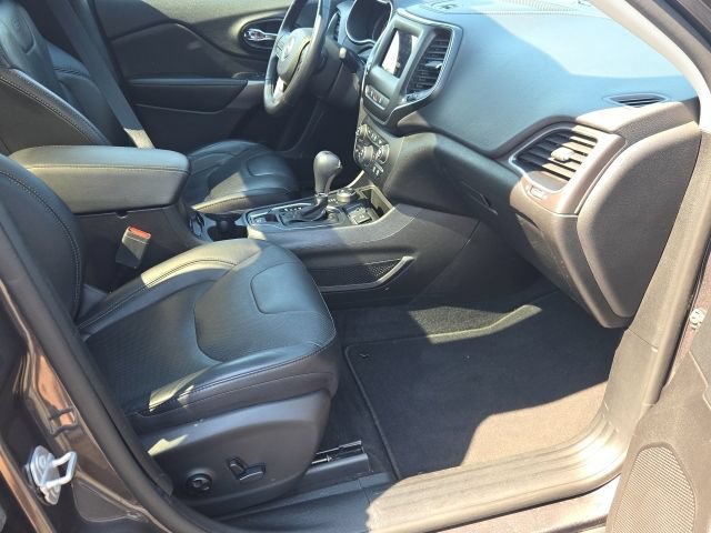 Used 2021 Jeep Cherokee Latitude Lux w/ Sun & Sound Group AWD/4WD image 9