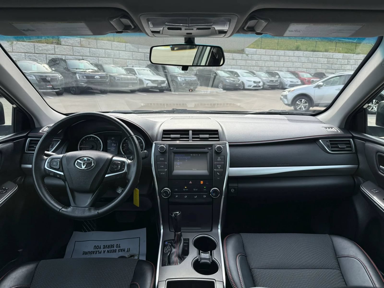 Used 2017 Toyota Camry SE w/ Moonroof Package FWD image 16