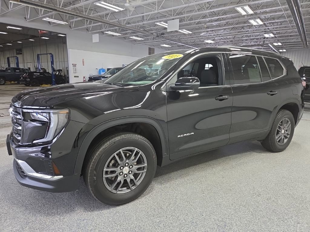 Used 2025 GMC Acadia Elevation AWD/4WD image 3