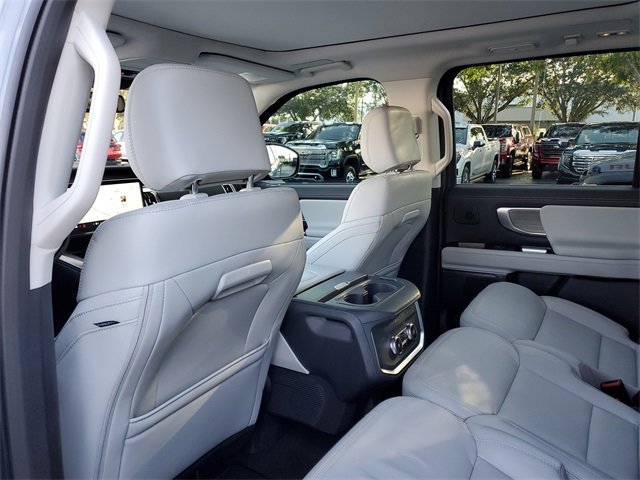 Used 2025 Ford Expedition Max Platinum w/ Driver's Package image 10