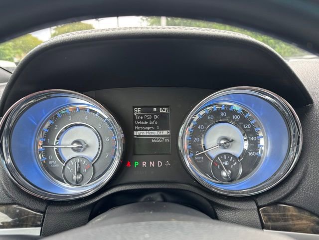 Used 2011 Chrysler 300 C RWD image 20