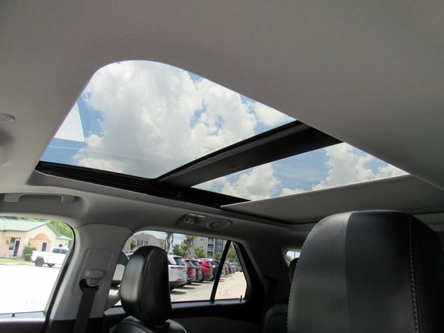 Used 2023 Ford Explorer XLT w/ Equipment Group 202A RWD image 26