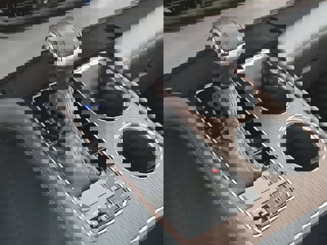 Used 2024 Toyota Sienna XLE image 27