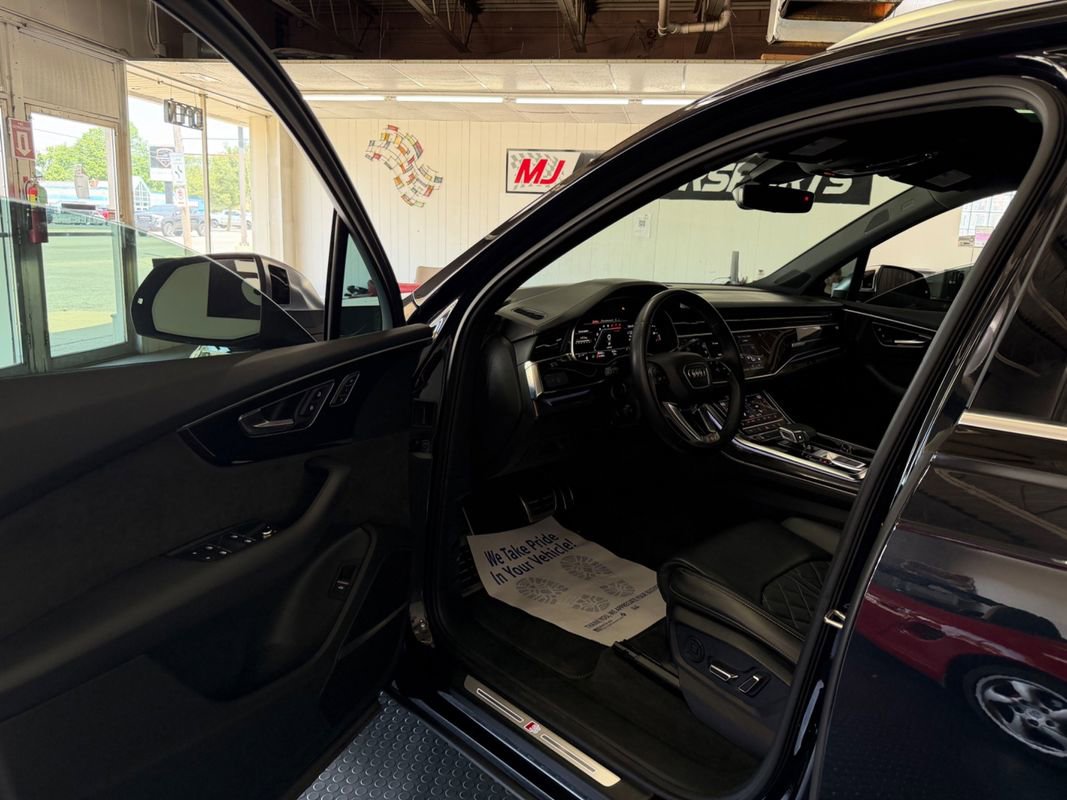 Used 2021 Audi SQ7 Premium Plus AWD/4WD image 36