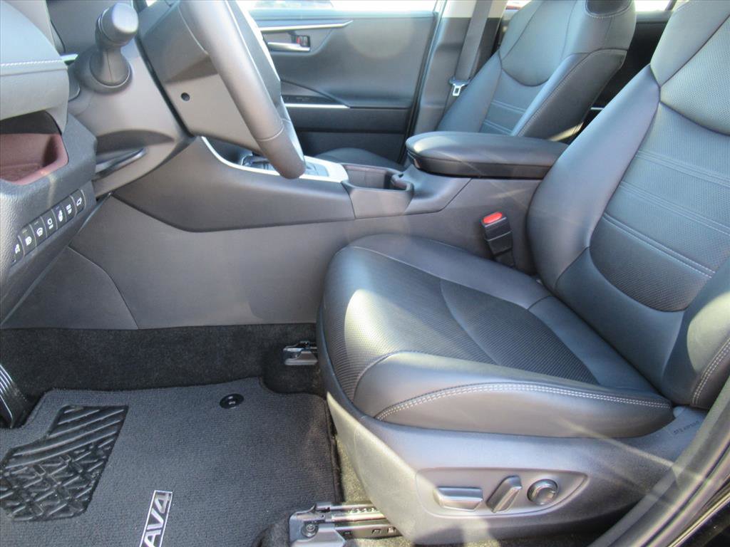 Used 2024 Toyota RAV4 Limited image 17