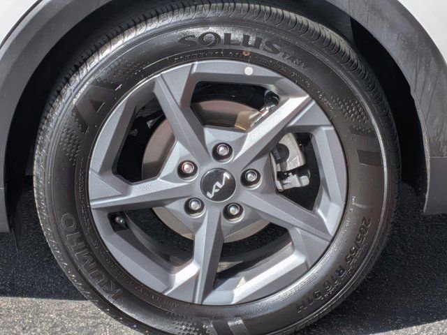 Used 2025 Kia K4 LXS image 12
