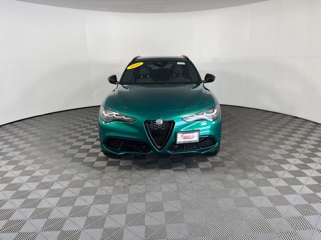 Used 2025 Alfa Romeo Stelvio Sprint AWD/4WD image 2