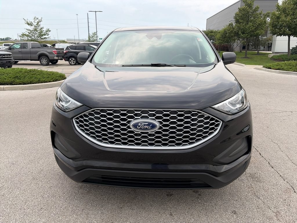 Used 2024 Ford Edge SE AWD/4WD image 2