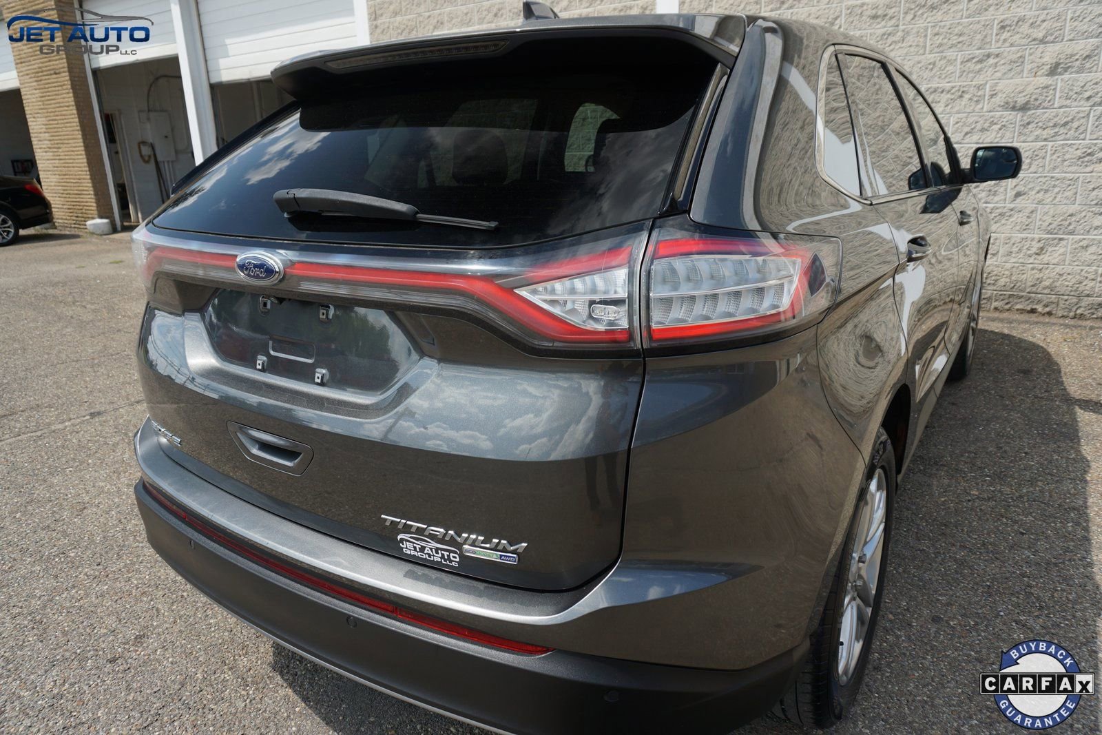 Used 2018 Ford Edge Titanium image 11