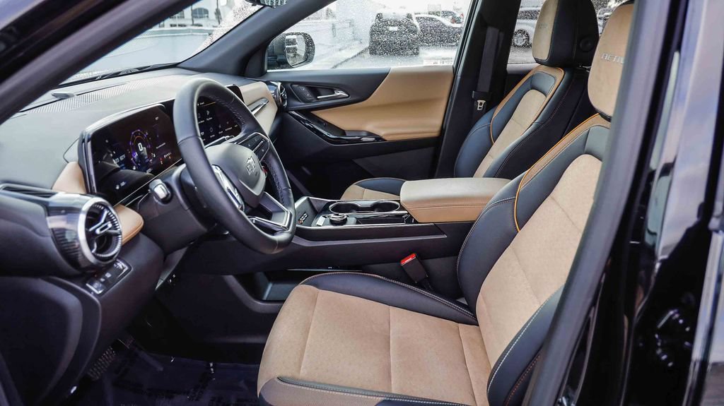 Used 2025 Chevrolet Equinox ACTIV w/ Safety and Technology Package FWD image 21