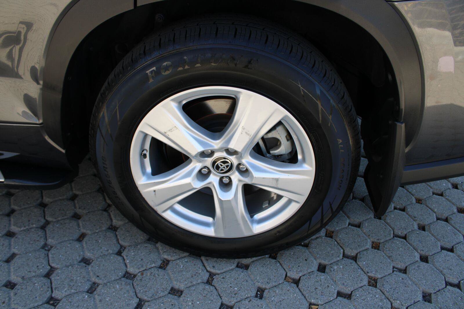Used 2023 Toyota Highlander LE AWD/4WD image 15