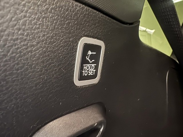 Used 2023 Jeep Wagoneer Series III w/ Premium Group I image 32