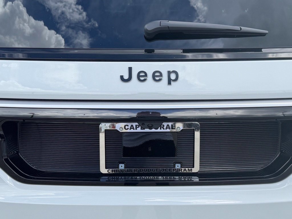 New 2026 Jeep Grand Wagoneer Limited AWD/4WD image 36