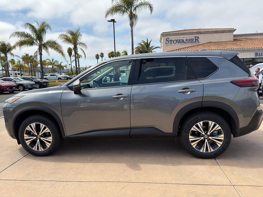 Used 2021 Nissan Rogue SV FWD image 7
