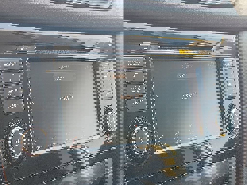 Used 2020 Nissan Rogue S image 24