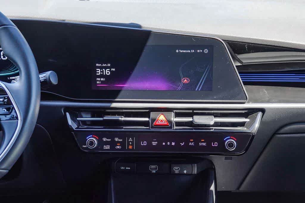 Certified 2024 Kia Niro EX FWD image 12